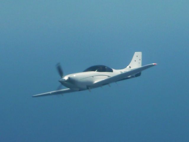 Lancair Legacy 2000 (VH-XTZ)