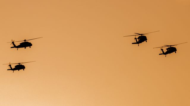 — — - Blackhawk flight of 4 performing a formation landing into College Park Airport in the last seconds of light 