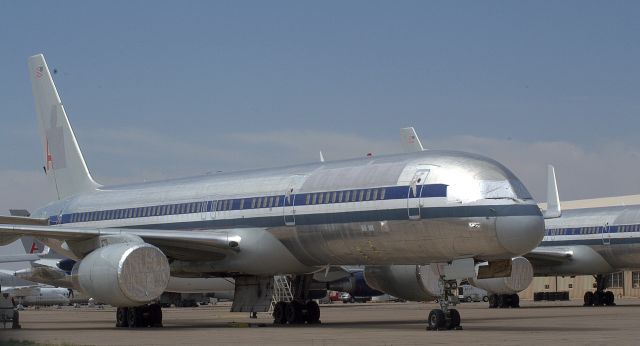 Boeing 757-200 (N603AA) - wasting away at the Roswell Boneyard