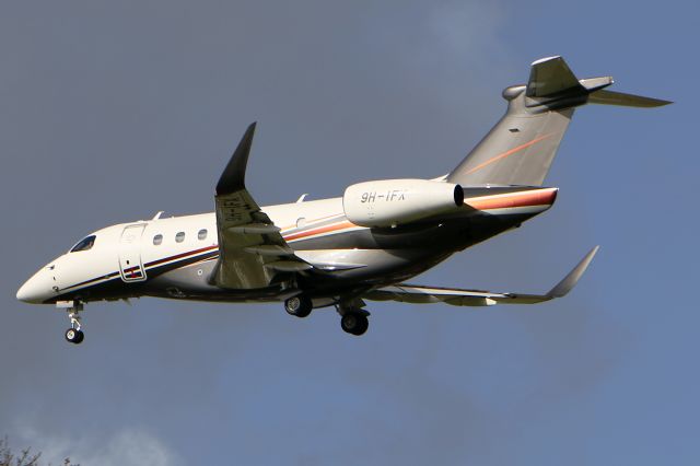 Embraer Legacy 550 (9H-IFX)