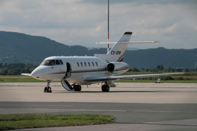 Hawker 800 (CS-DRW) - Raytheon Hawker 800 XPi  -  NetJets Europe  -  Graz 08.08.2012