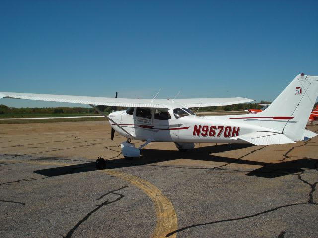 Cessna Skyhawk (N9670H)