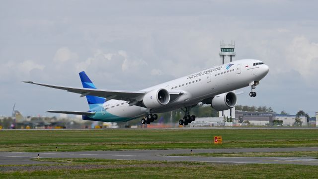 BOEING 777-300 (PK-GIJ) - GIA8011 on rotation from Rwy 16R for delivery to WIII / CGK on 9/14/15. (ln 1332 / cn 40072).