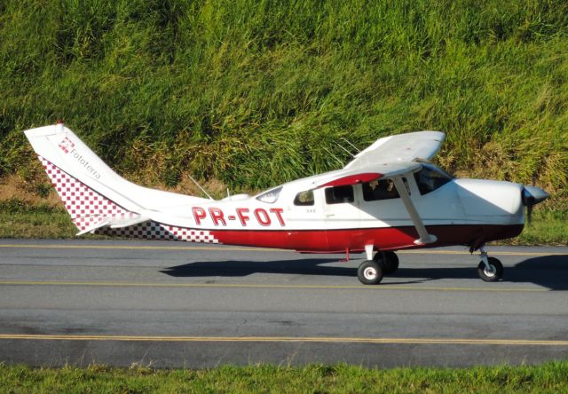 Cessna 206 Stationair (PR-FOT)