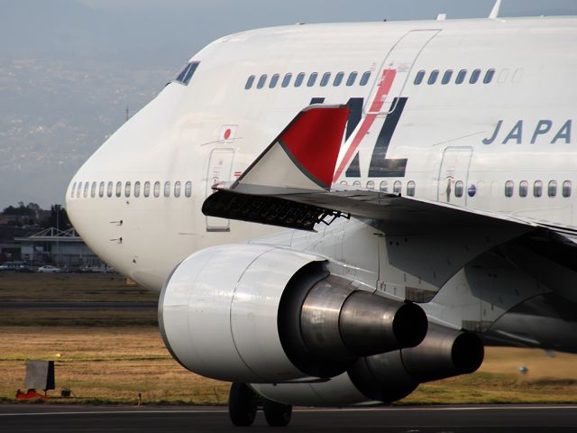 Boeing 747-400 (JA8076) - JAL Bachelor in Mexico