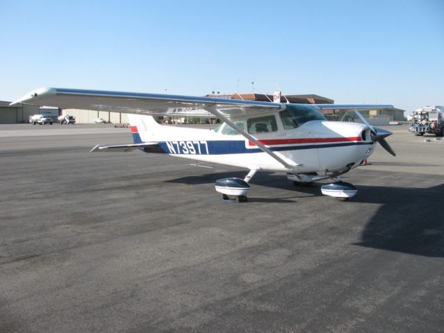 Cessna Skyhawk (N73977)