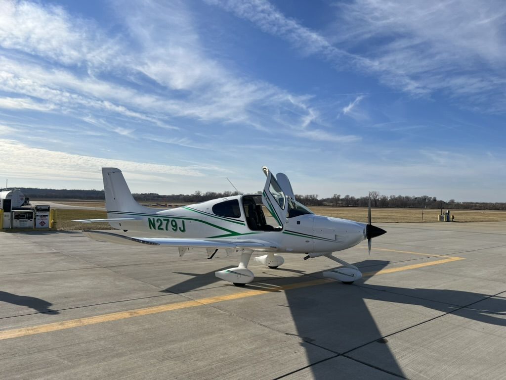 Cirrus SR-20 (N279J)