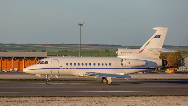 Dassault Falcon 900 (APJ62245)