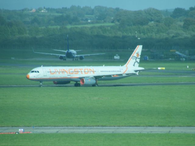 Airbus A321 (EI-LVA) - EI-LVA Airbus 321-231 cn 1950 arrived shannon in middle of sept i noted it in shannon on 16-09-2010