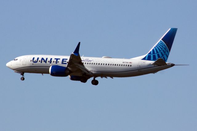 Boeing 737 MAX 8 (N27261) - United B737 MAX 8 with 'Together' sticker arriving to Logan on 9/15/22.