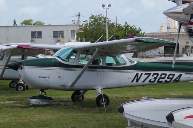 Cessna Skyhawk (N73294)