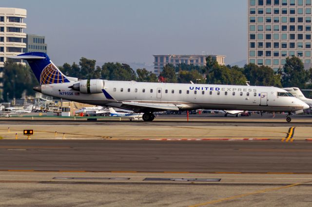 Canadair Regional Jet CRJ-700 (N795SK)