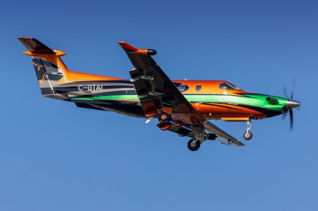 Pilatus PC-12 (C-GTAI) - Thompson Aviation's PC12 on final for 35R from ZVL.