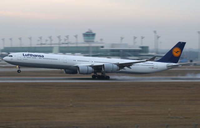 Airbus A340-600 (D-AIHV)