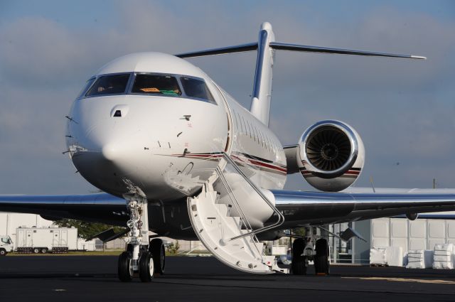 Bombardier Global Express (N145QS)