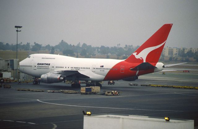 BOEING 747SP (VH-EAB) - Parked at KLAX Intl Airport on 1989/08/28