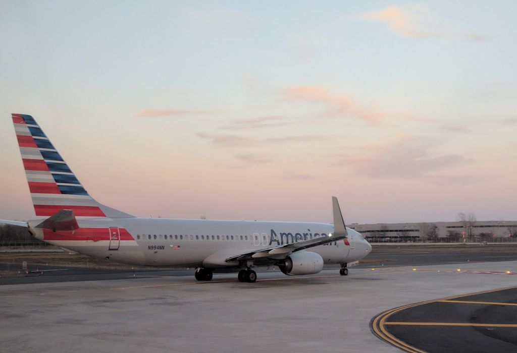 Boeing 737-700 (N994NN) - Following this 737 out of JFK. It was headed to SEA.