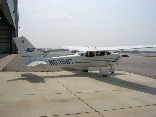 Cessna Skyhawk (N53587)