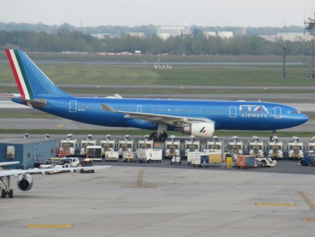 Airbus A330-200 (EI-EJL)
