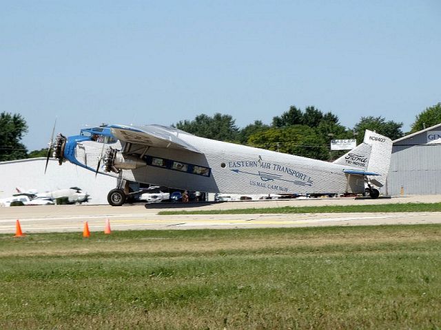 Ford Tri-Motor (N8407)