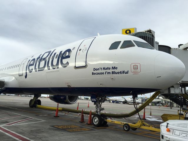 Airbus A321 (N996JL)