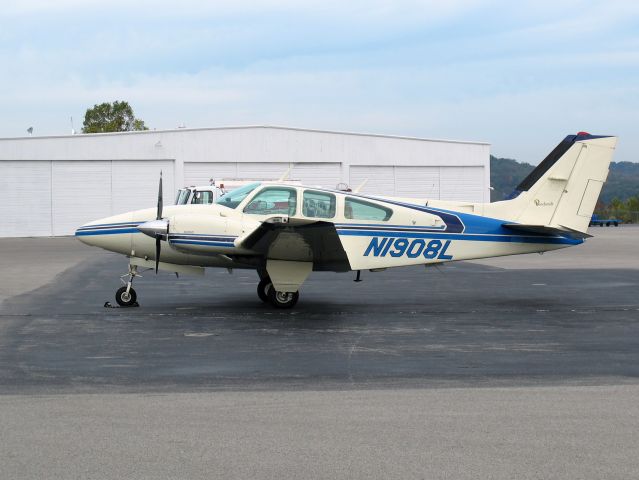 Beechcraft 55 Baron (N1908L) - A very nice Baron 55.