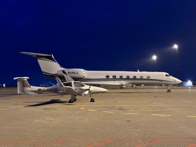 Diamond Twin Star (HZ-MSA) - Night stop at Keflavik on a ferry flight USA to Saudi Arabia. Aircraft with Diesel engines, so it can take Jet fuel. Keflavik does not have Avgas. 30-JUL-2024.
