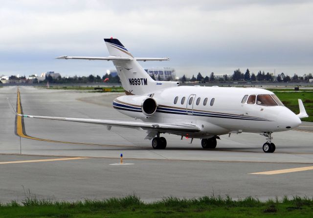 Hawker 800 (N899TM)