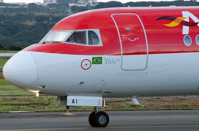 Fokker 100 (PR-OAI)