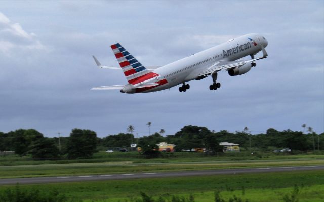 Boeing 757-200 (N185AN)