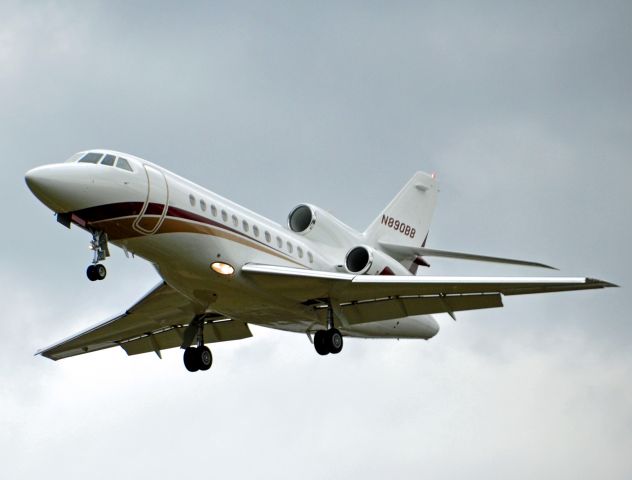 Dassault Falcon 900 (N890BB)