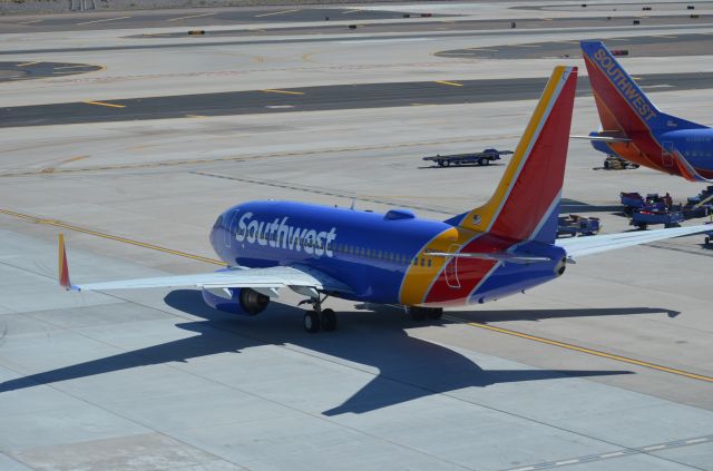 Boeing 737-700 (N7820L) - Southwest new livery