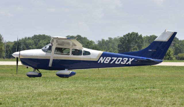 Cessna Skylane (N8703X) - Airventure 2017