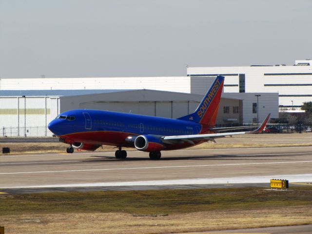 BOEING 737-300 (N611SW)