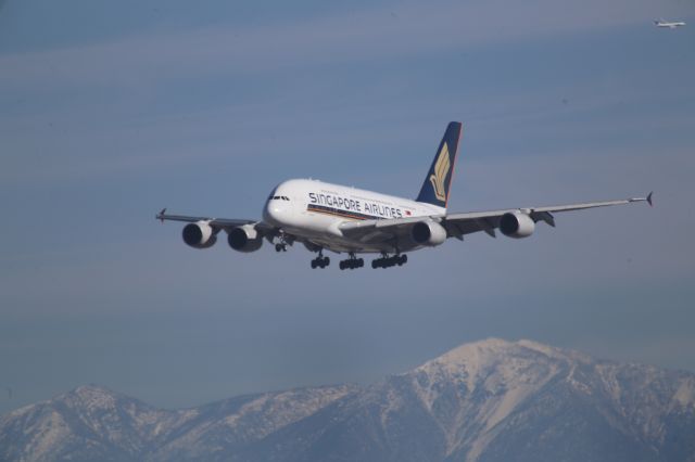 Airbus A380-800 (9V-SKR)