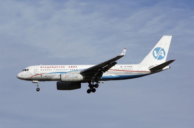 RA-64039 — - Final Approach to NRT Airport R/W34L on 2012/01/03