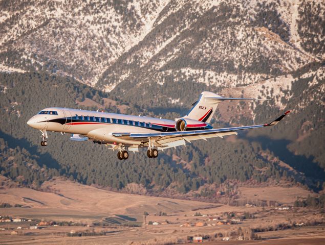 BOMBARDIER BD-700 Global 7500 (N62LV) - Another shot of N62LV arrival into KBZN