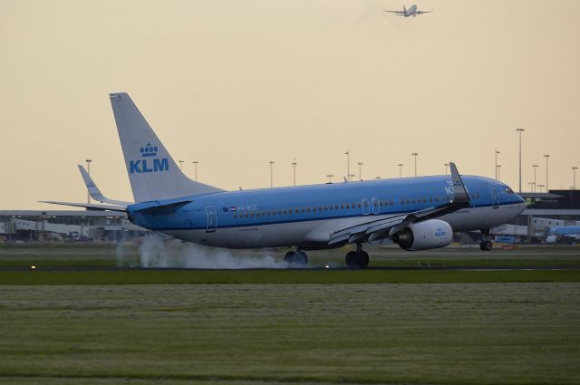 Boeing 737-800 (PH-BGC)