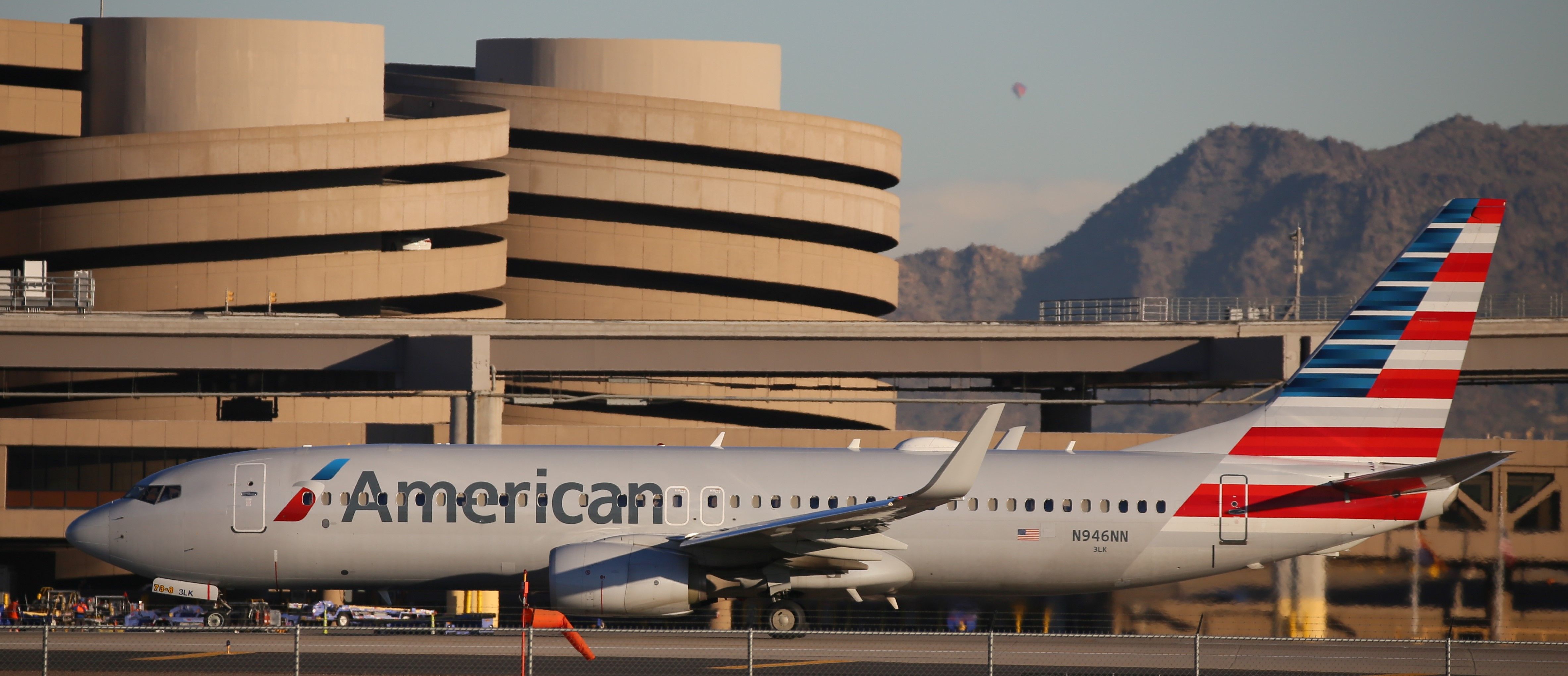 Boeing 737-800 (N946NN) - 28 Dec 18