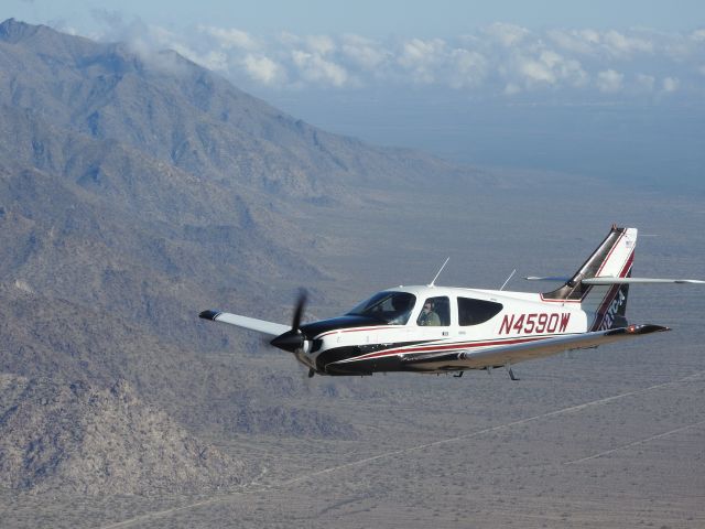Rockwell Commander 114 (N4590W)