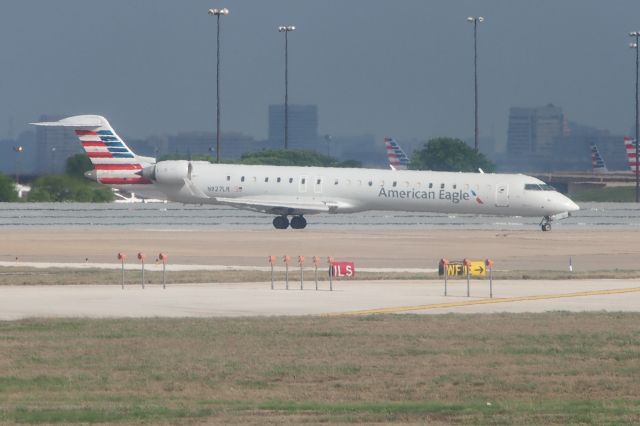 Canadair Regional Jet CRJ-200 (N927LR)