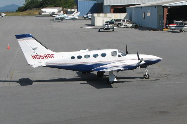 Cessna 421 (N558BF)