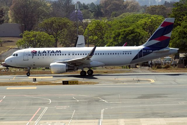 Airbus A320 (PR-TYM)