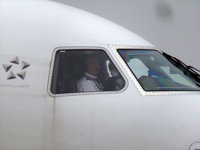 Embraer 175 (N89342)