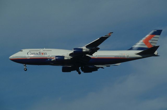 Boeing 747-400 (C-FCRA) - Final Approach to Narita Intl Airport Rwy34L on 1996/08/25