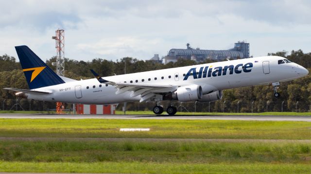 Embraer ERJ-190 (VH-UYY)