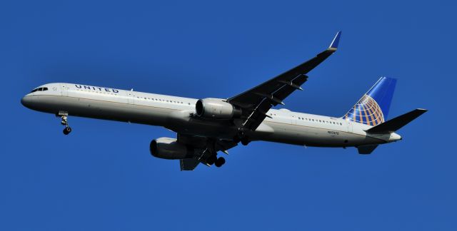 BOEING 757-300 (N57870)