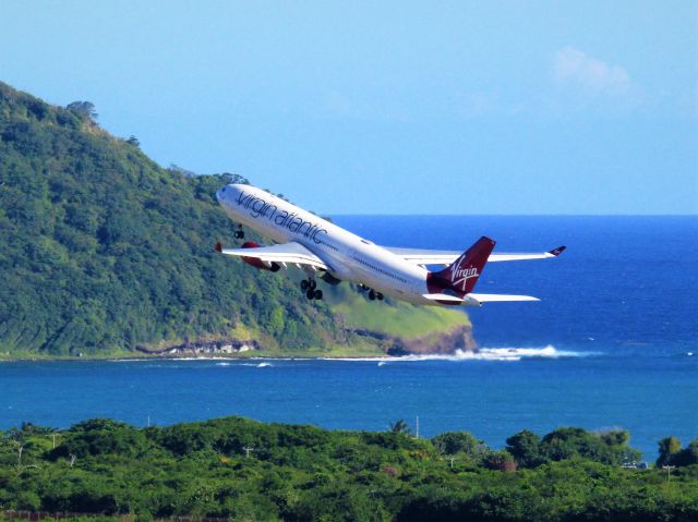 Airbus A330-300 (G-VGEM)