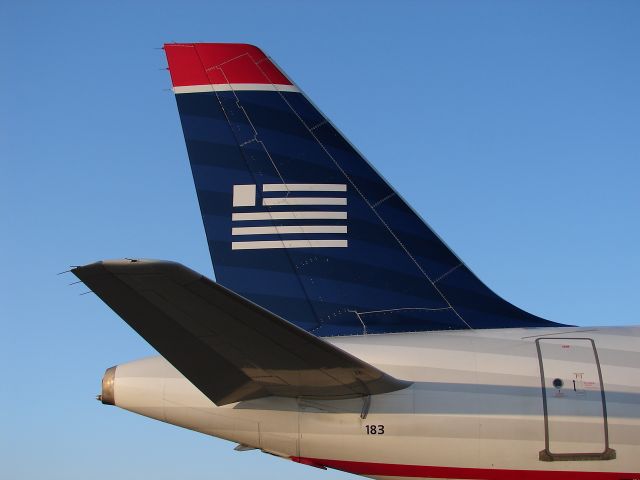 Airbus A321 (N183UW)