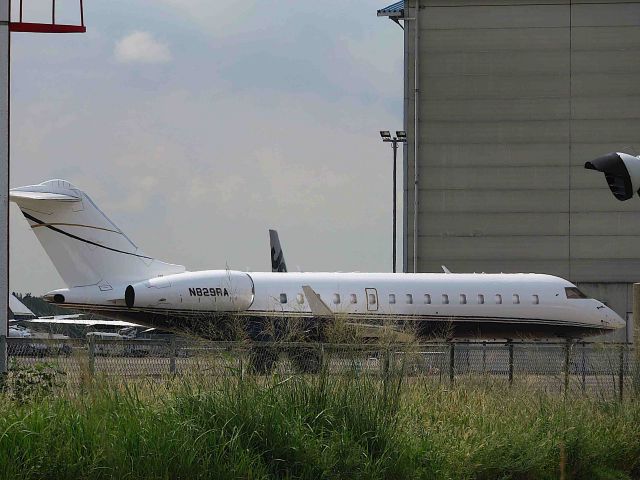 Bombardier Global Express (N829RA) - I took this picture on Oct 09, 2018.